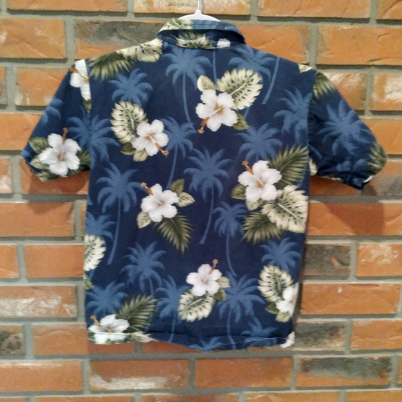 Authentic hawaiian boys short sleeve button up top - Picture 2 of 6